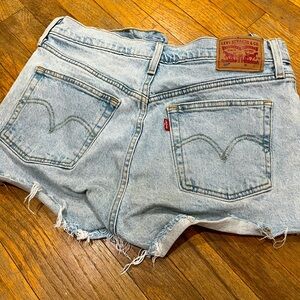 SOLD 🌾 Levi’s 501 Original Shorts